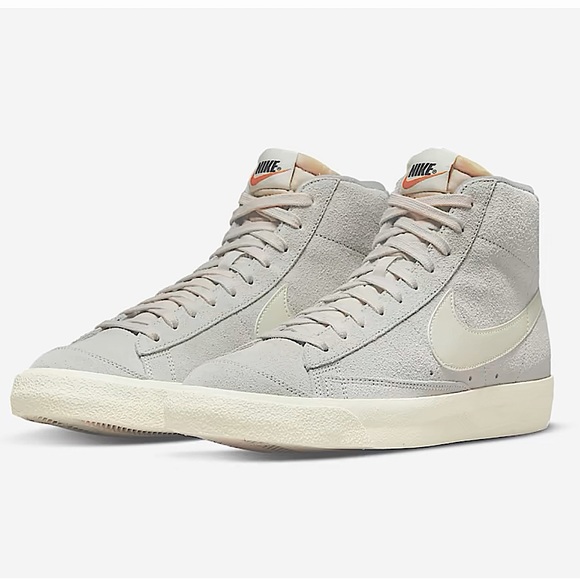 Nike Blazer Mid ‘77 Premium “Light-Bone Coconut 🥥 Milk” - Picture 3 of 8
